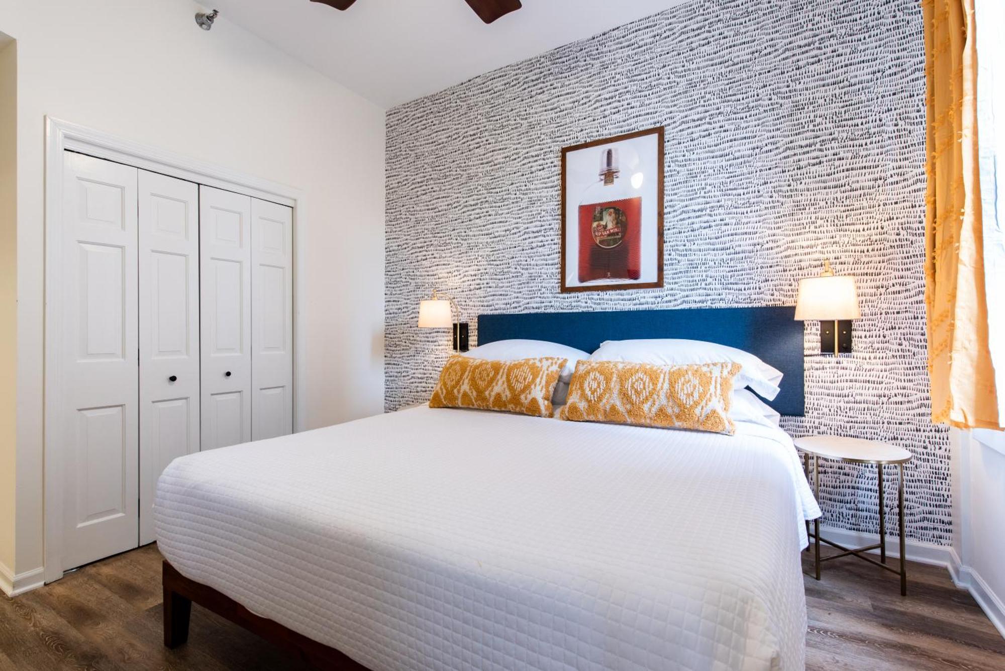 The Woodford Hotel Versailles Room photo