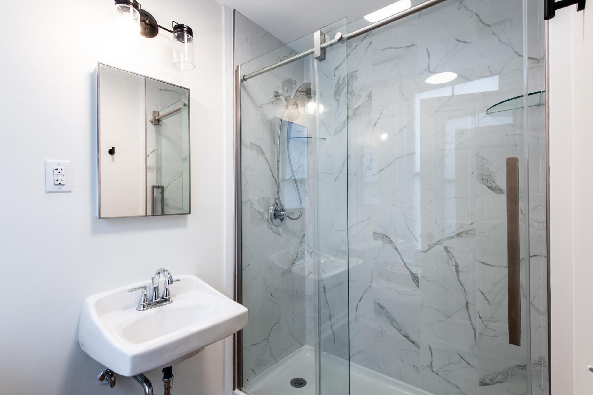 The Woodford Hotel Versailles Room photo