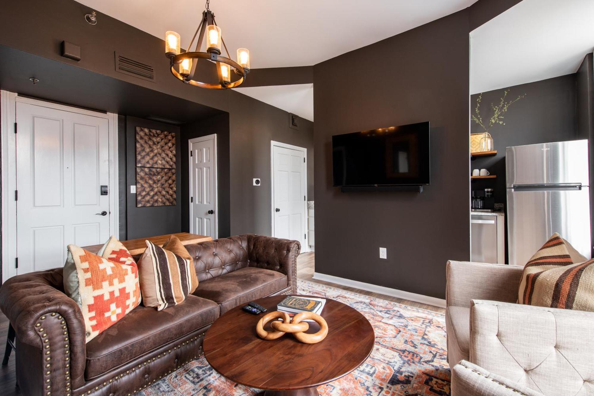 The Woodford Hotel Versailles Room photo