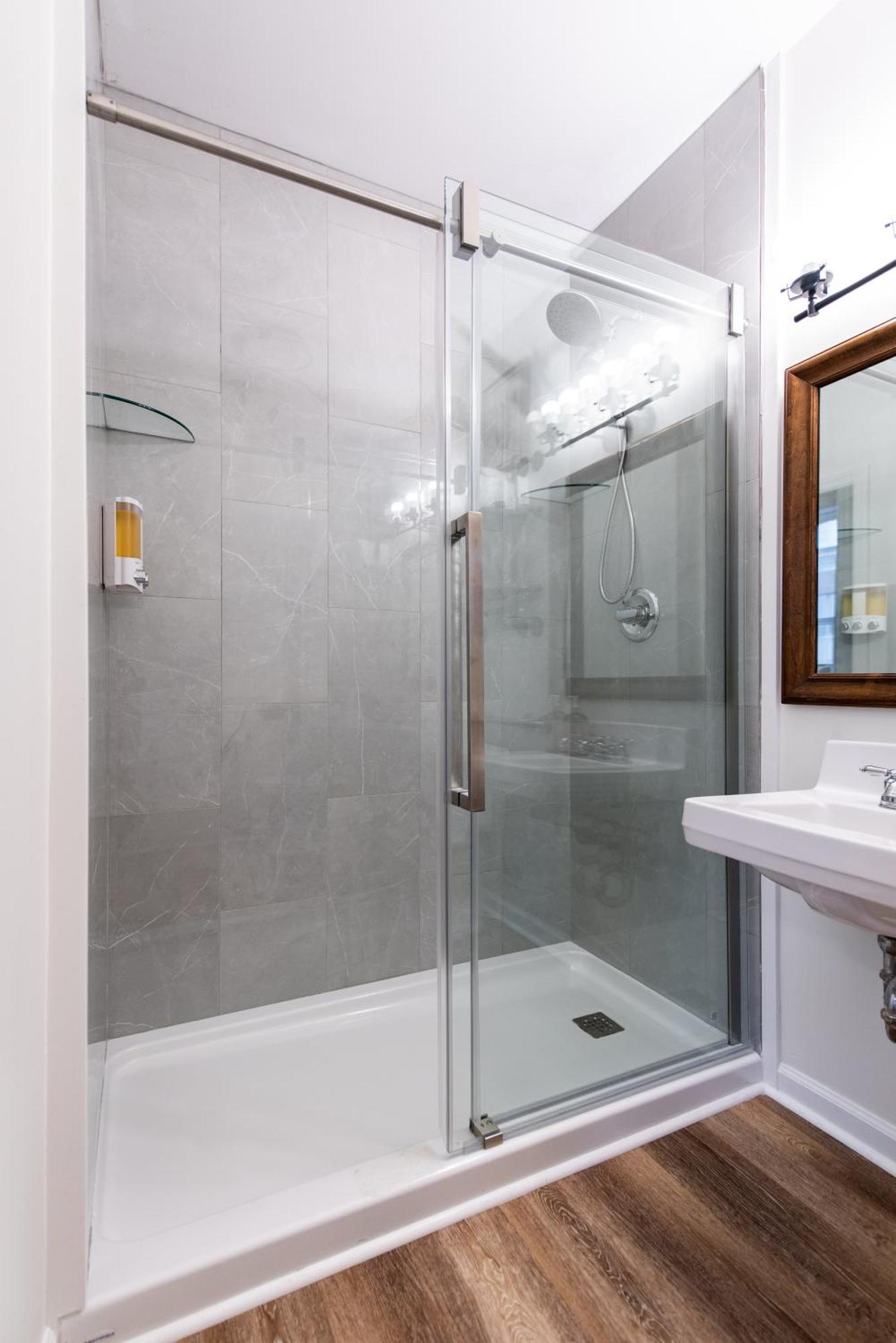The Woodford Hotel Versailles Room photo